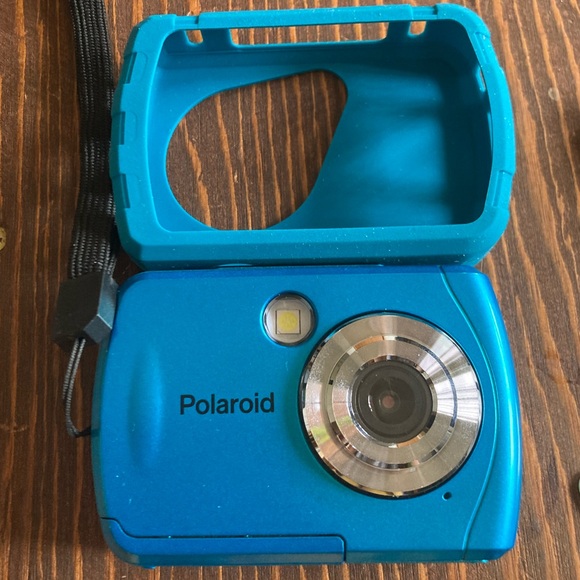 Waterproof Digital Polaroid Camera - Picture 1 of 3